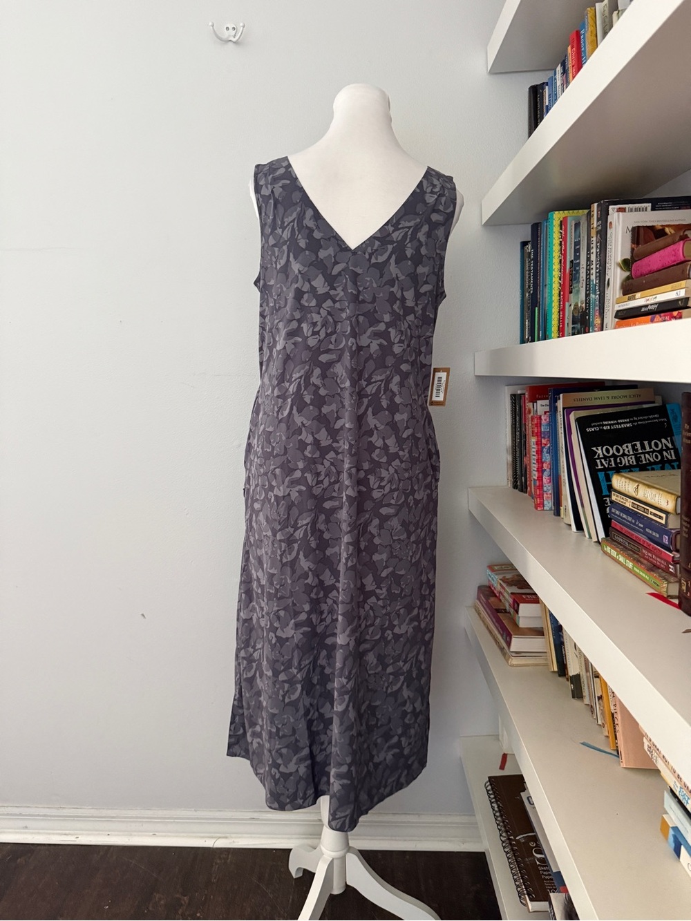 Title Nine Round Trip Midi Dress Grey NWT Medium - Picture 9 of 15